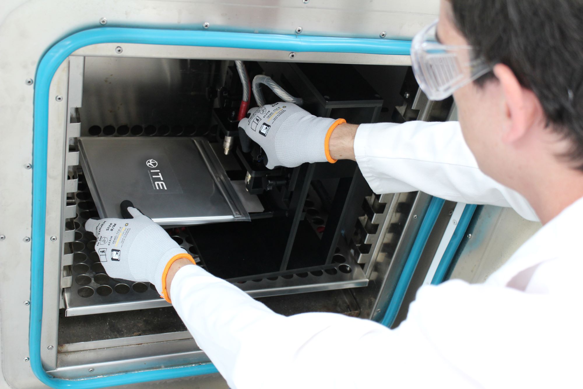 202506Junio30-NdP-ITE-Acreditación ENAC laboratorio-certificación baterías-vehículos eléctricos